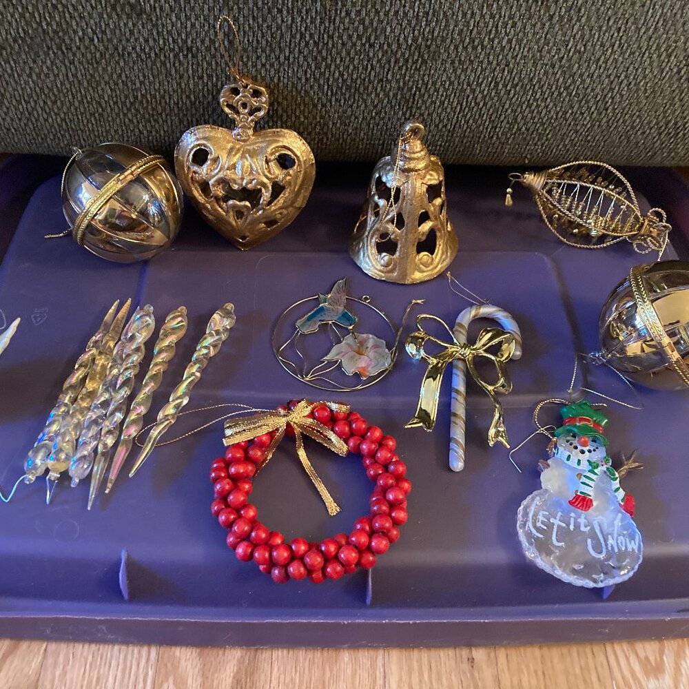 Beautiful Xmas Ornaments & Iciciles